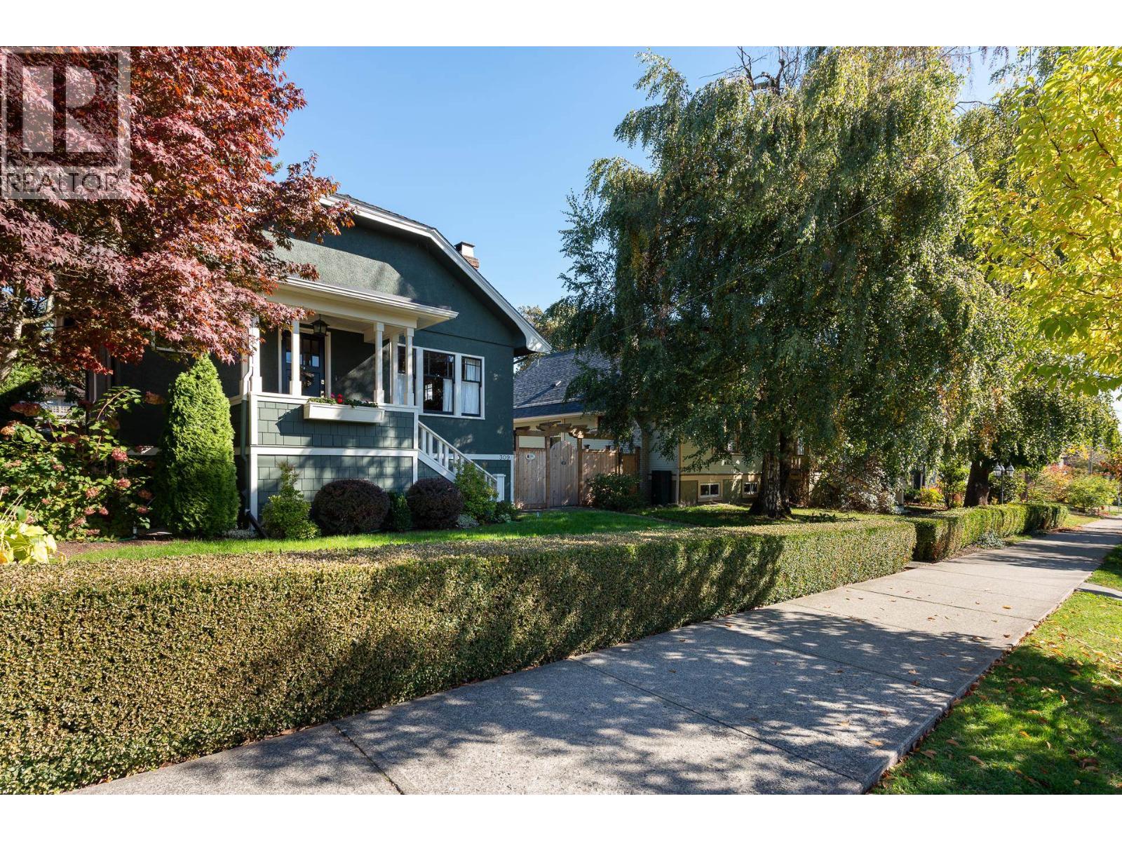 309 NINTH Street, New Westminster