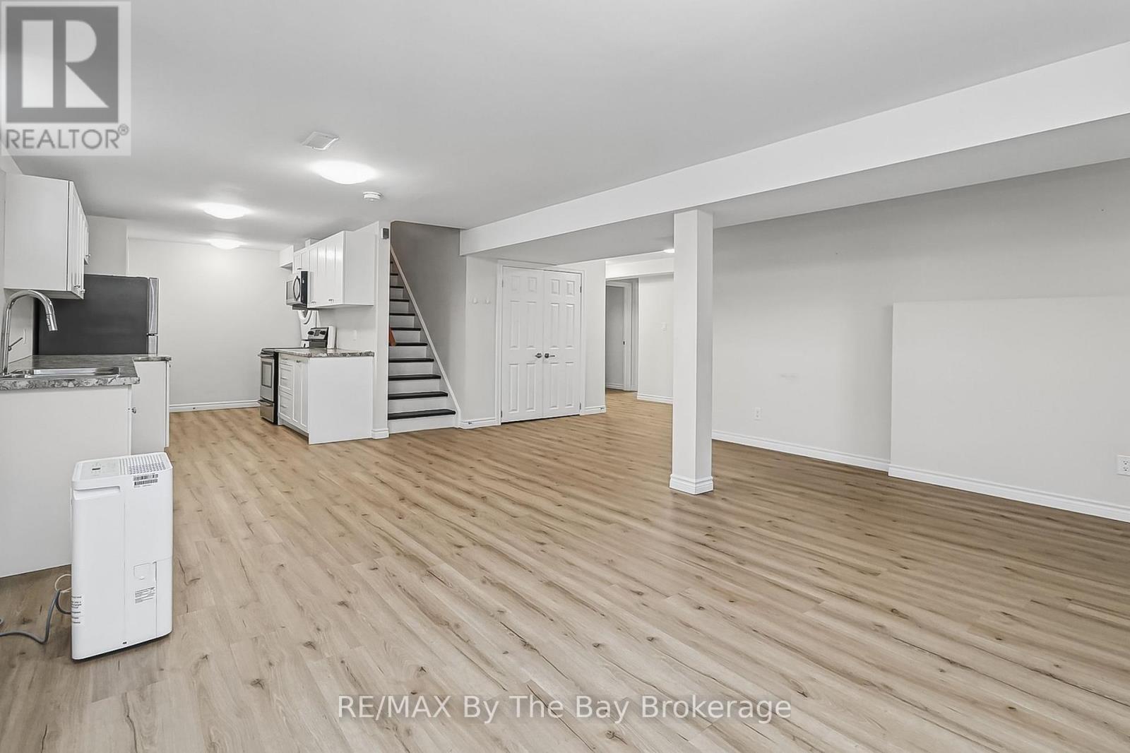 6 Riverdale (Lower Level) Drive, Wasaga Beach photo 4