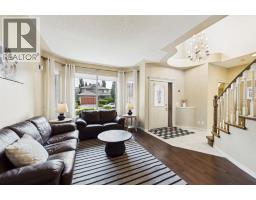 15 Royal Crest Terrace NW, Calgary — photo 5