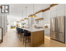 2813 35 Street SW, Calgary — photo 3