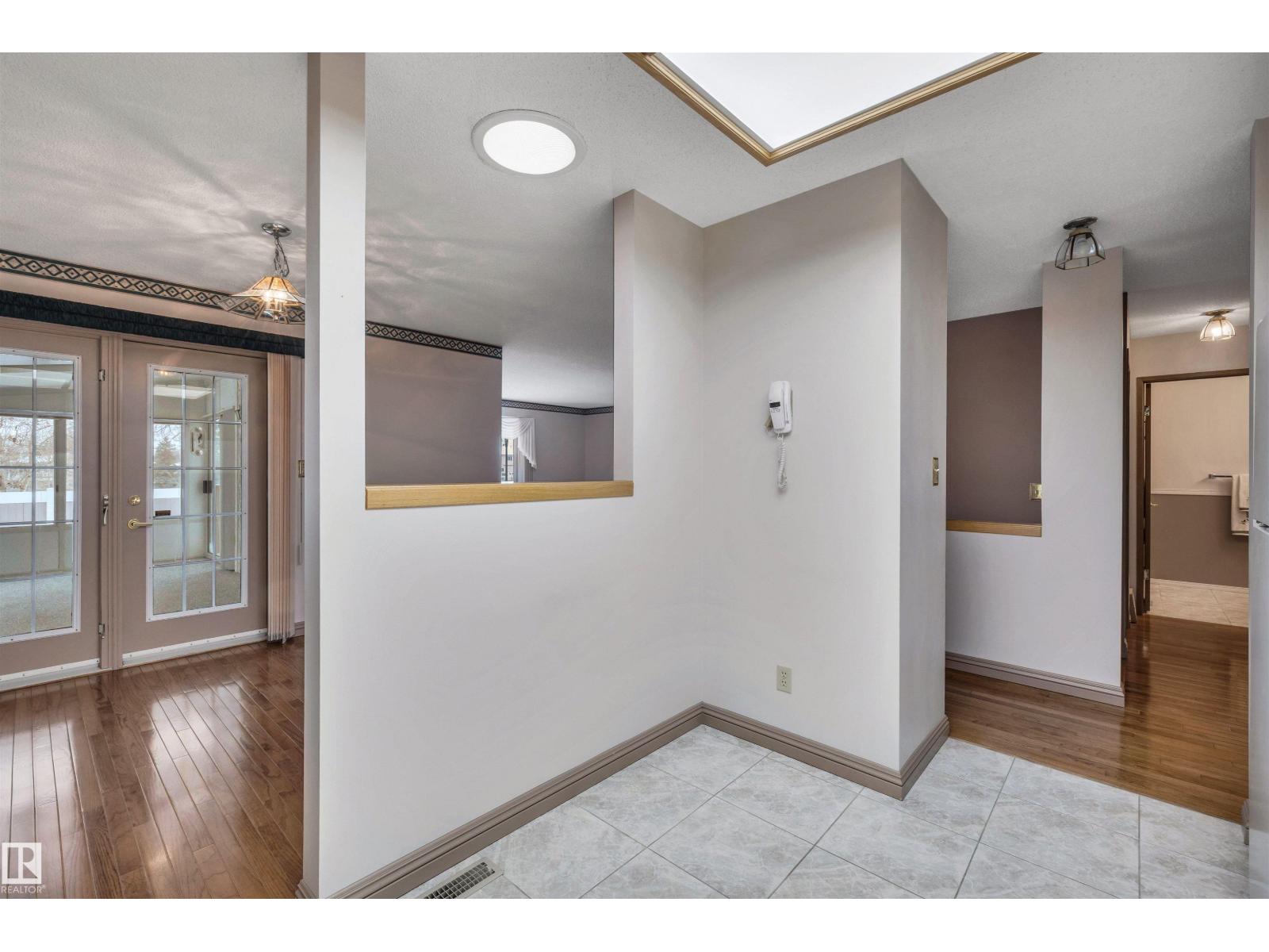 Property photograph 10 for MLS E4514800