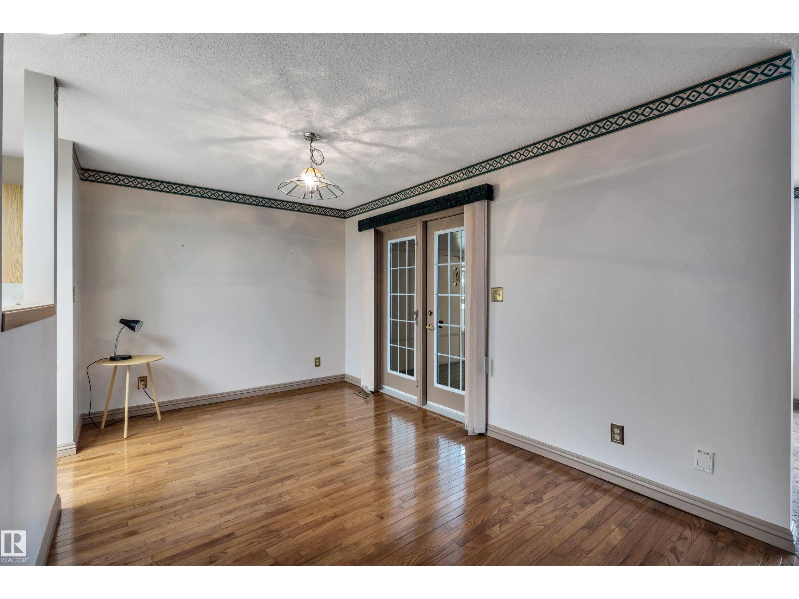Property photograph 11 for MLS E4514800