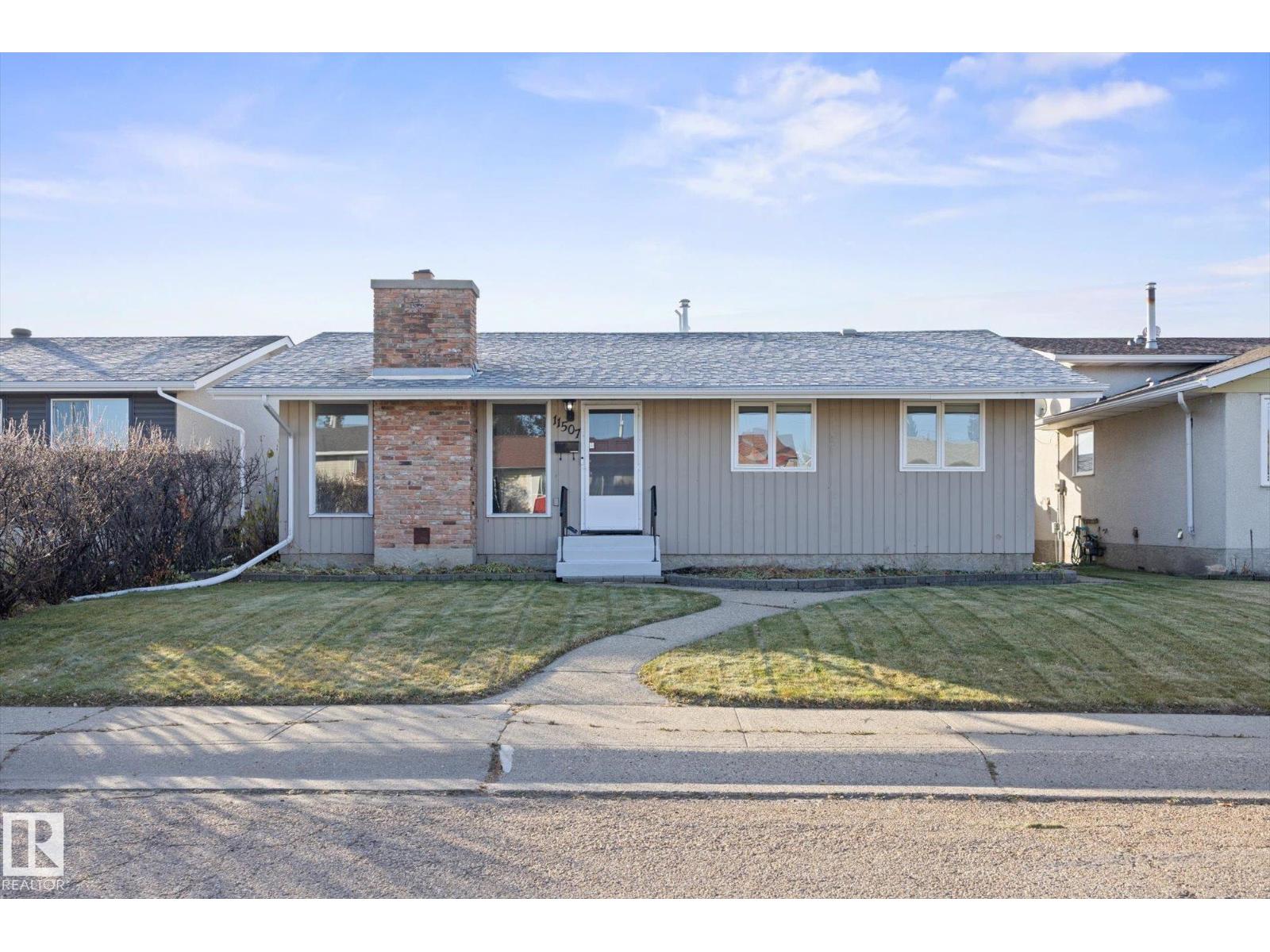 Photo of 11507 152B AV NW, Edmonton