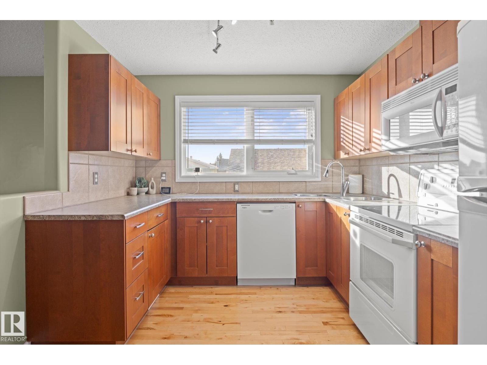 Property photograph 12 for MLS E4514801