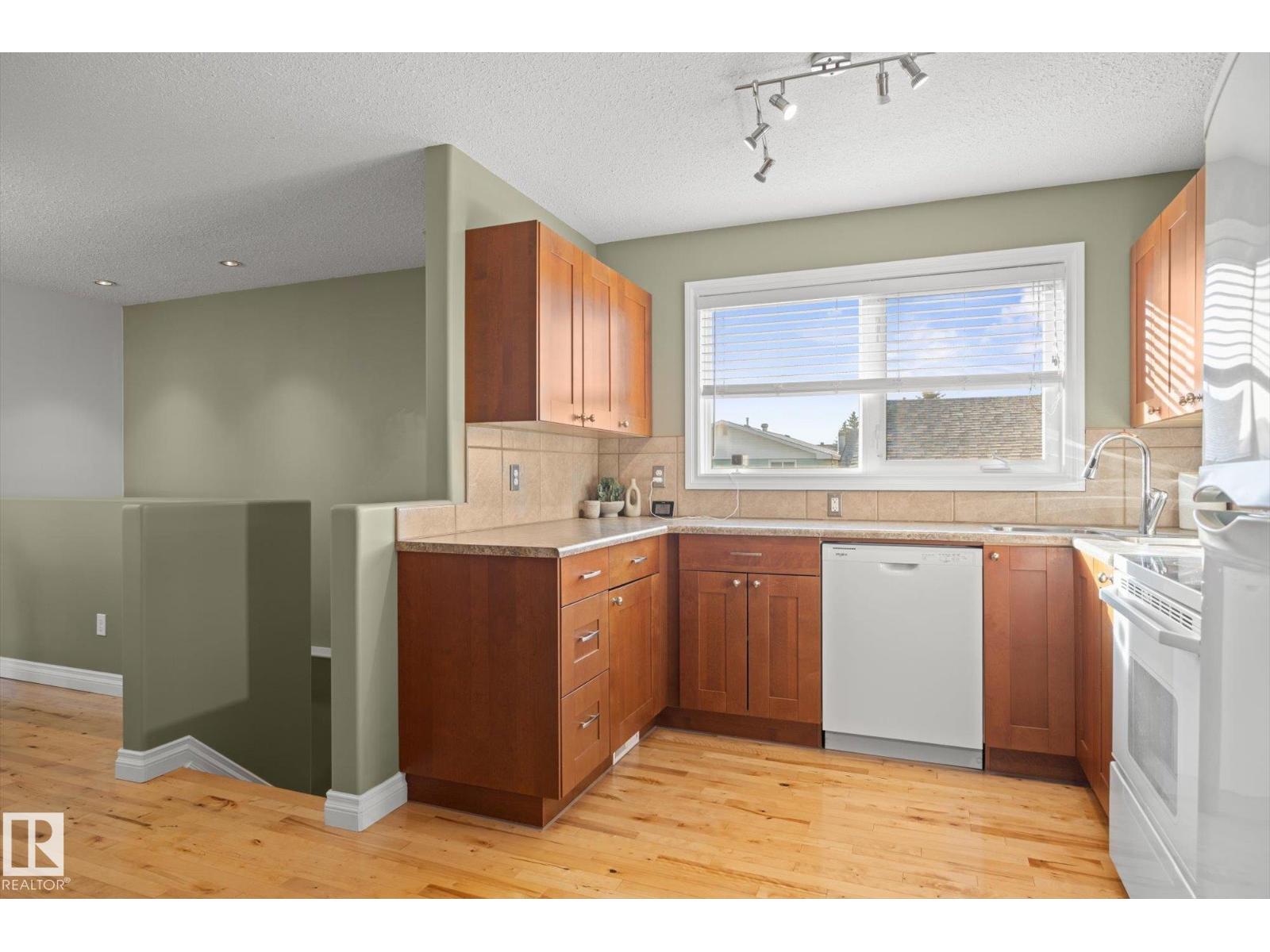 Property photograph 14 for MLS E4514801