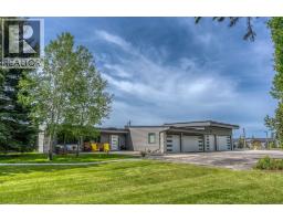 183 Pinebrook Way SW, Rural Rocky View County — photo 4