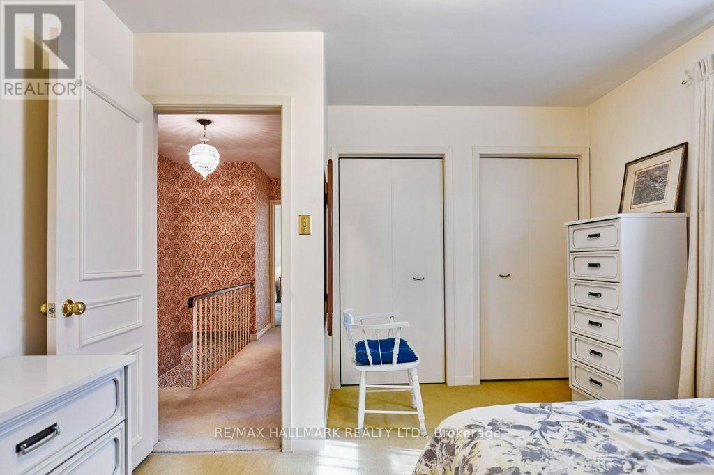 11 FELDBAR COURT - 32