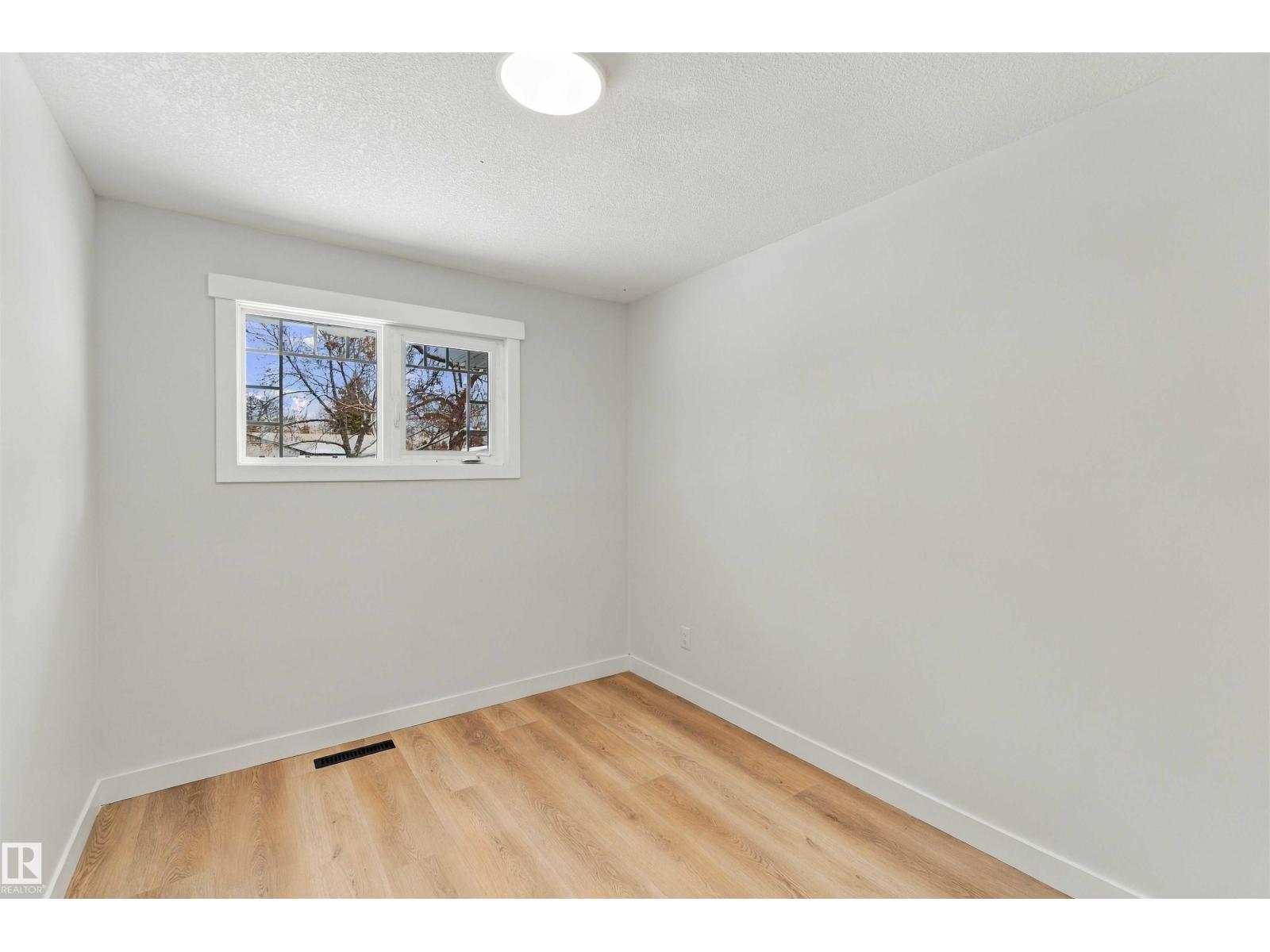 15012 59A ST NW, Edmonton — photo 17