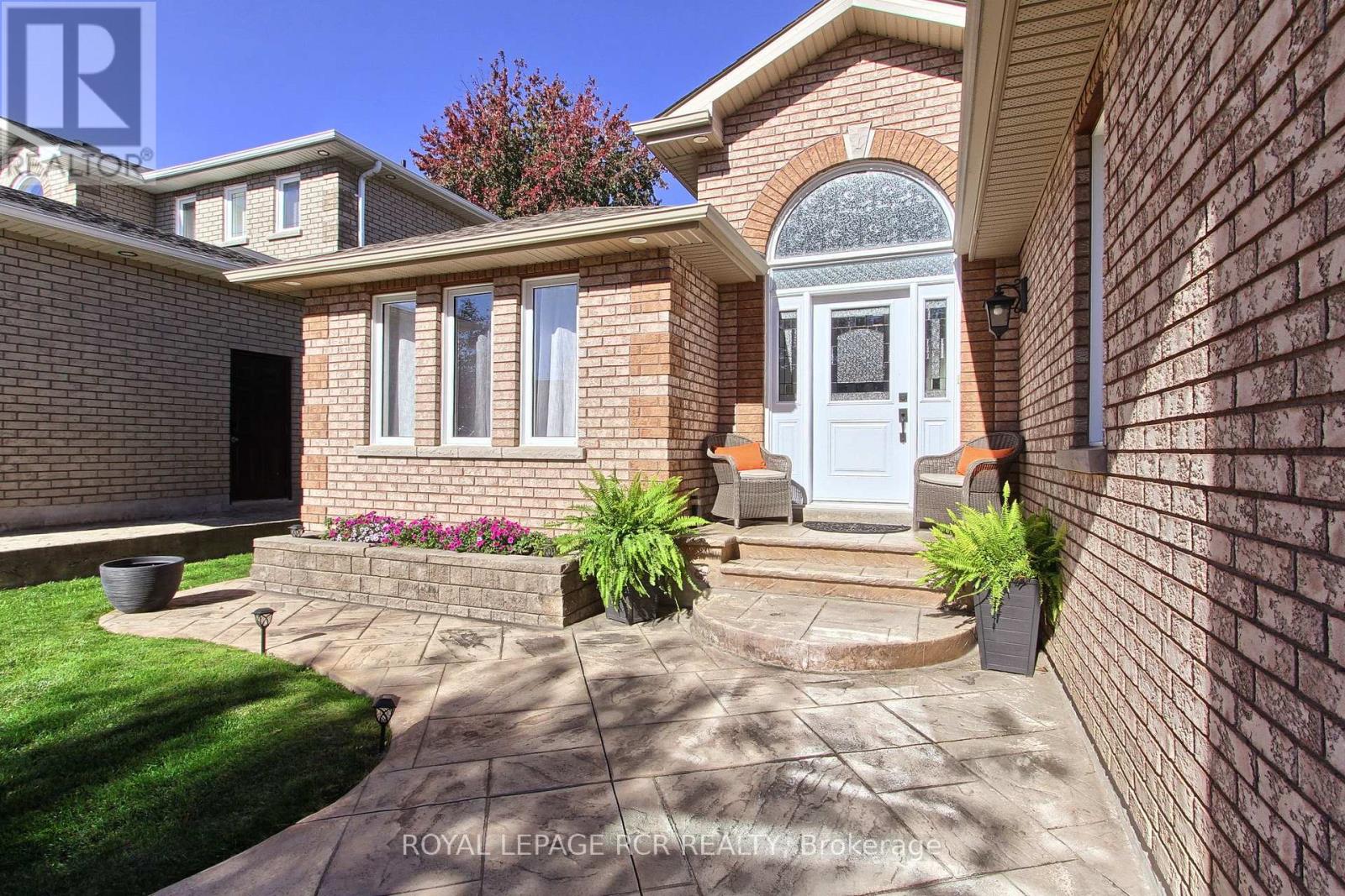 14 Saint Avenue, Bradford West Gwillimbury photo 4
