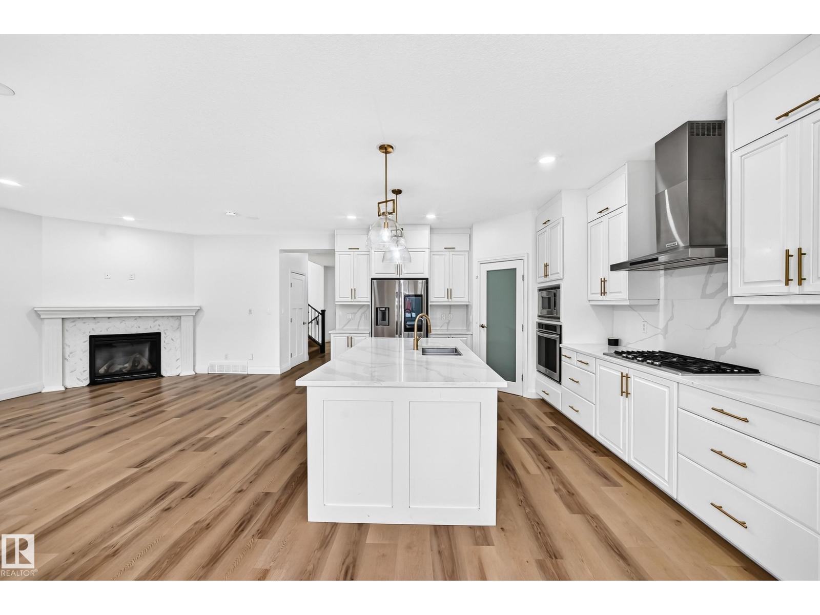 Property photograph 10 for MLS E4514805