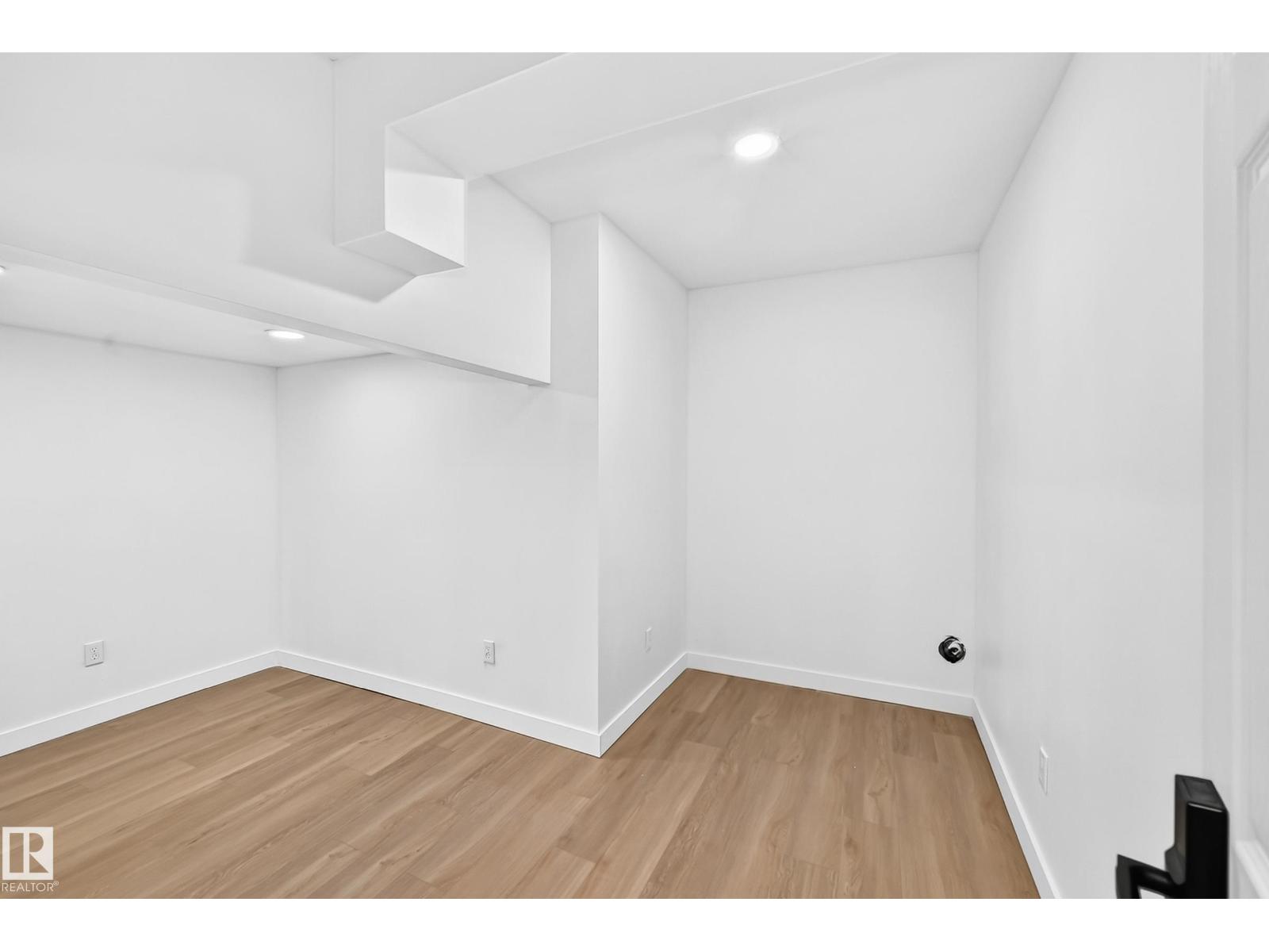 Property photograph 53 for MLS E4514805