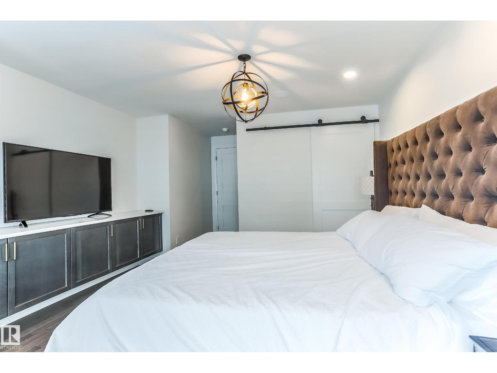 Property photograph 16 for MLS E4514804