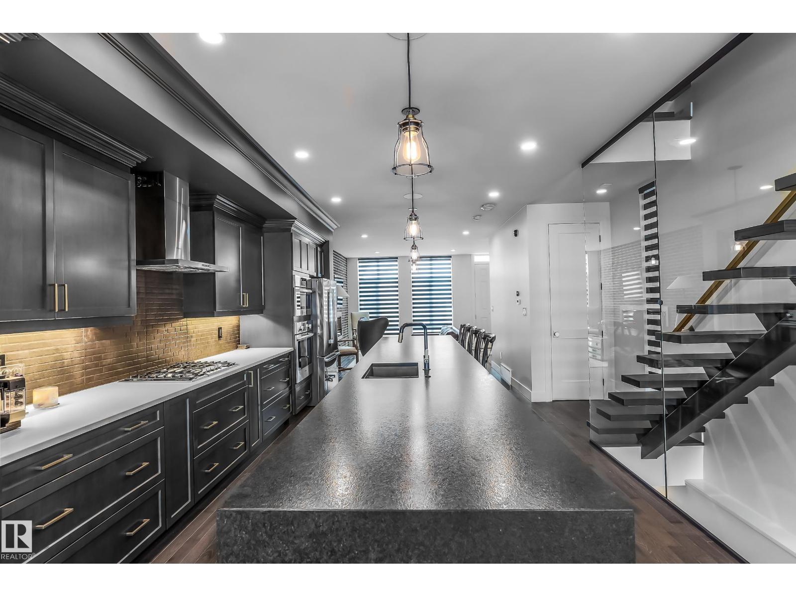 Property photograph 8 for MLS E4514804