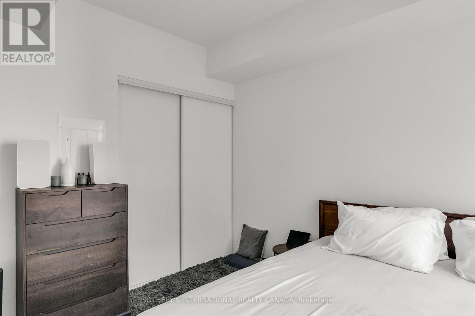 #611 108 PETER STREET - 18