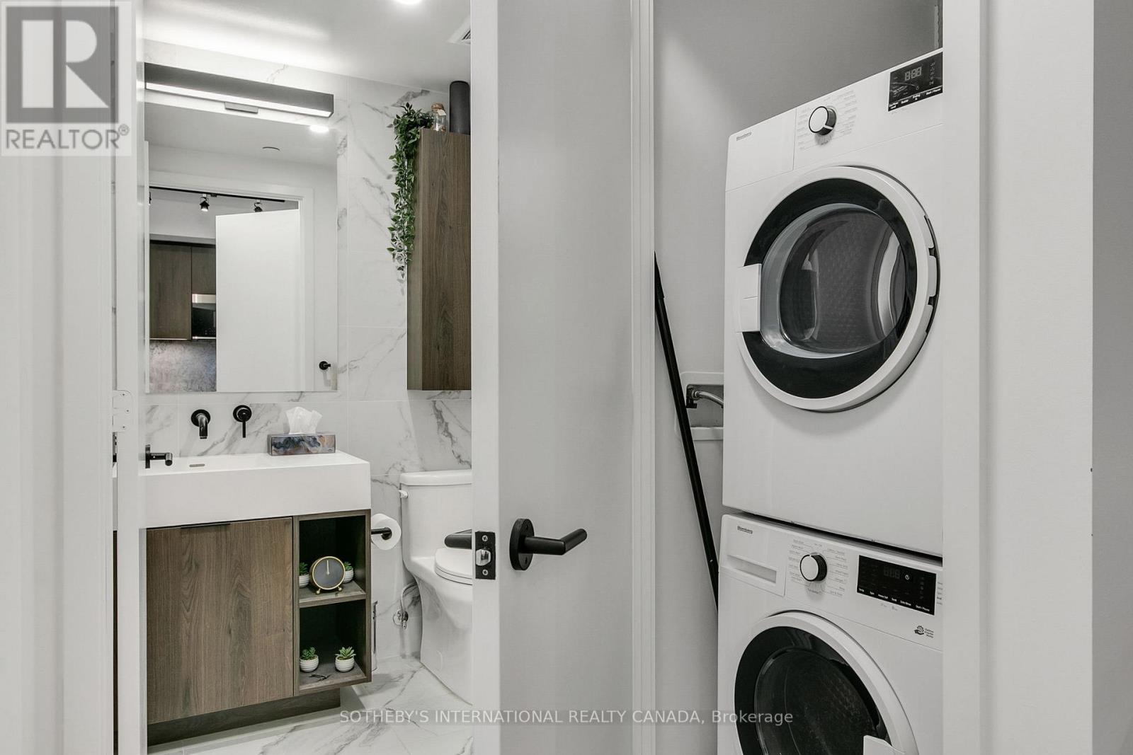 #611 108 PETER STREET - 21