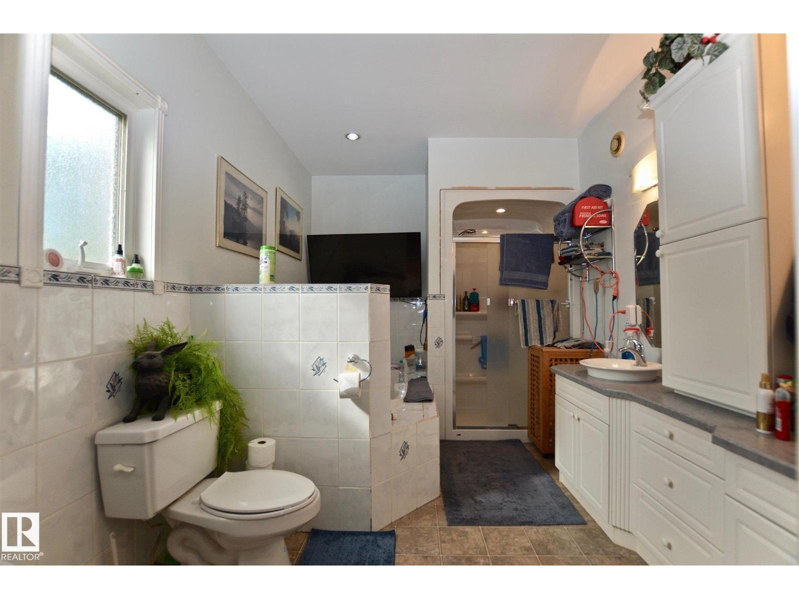 Property photograph 9 for MLS E4514637