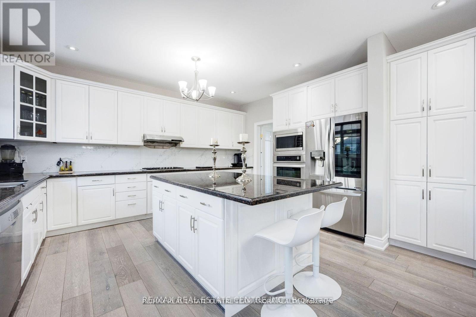 4 CHAMPION COURT, Brampton (Credit Valley)