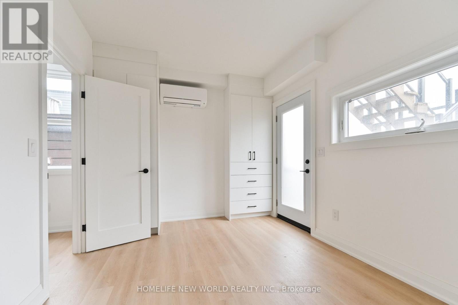201 - 228 EMERSON AVENUE, Toronto (Dovercourt-Wallace Emerson-Junction) — photo 2