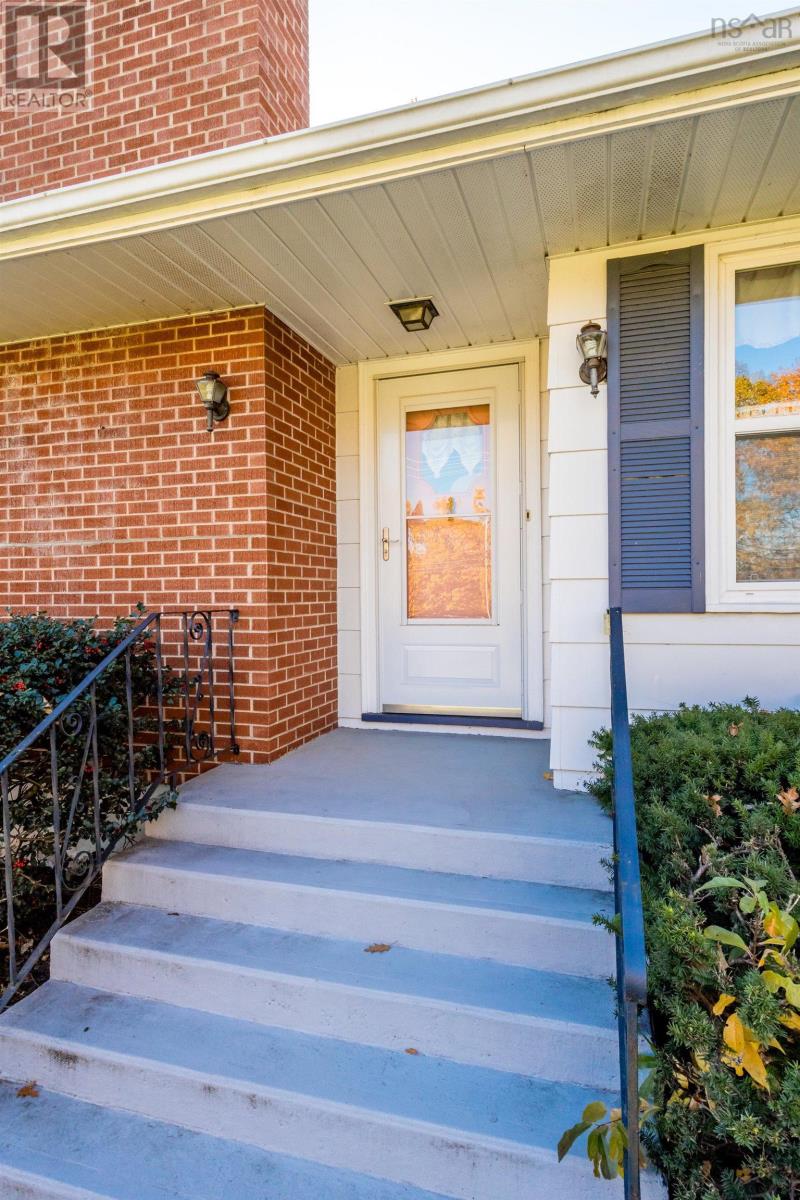 376 Park Street, photo 3