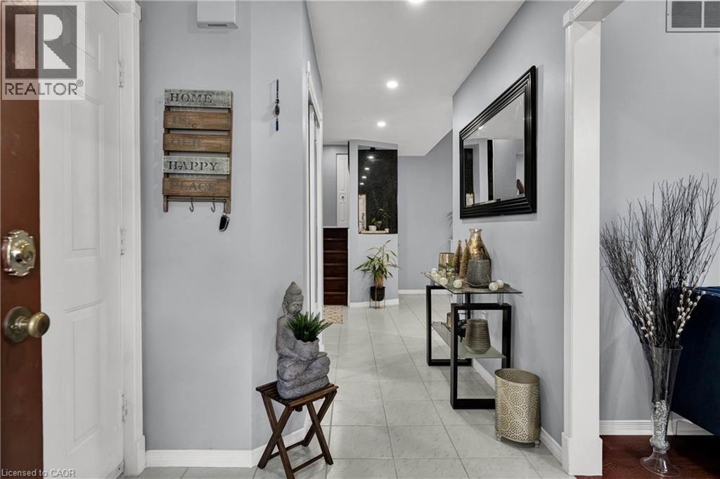 52 DAWN Crescent — photo 3