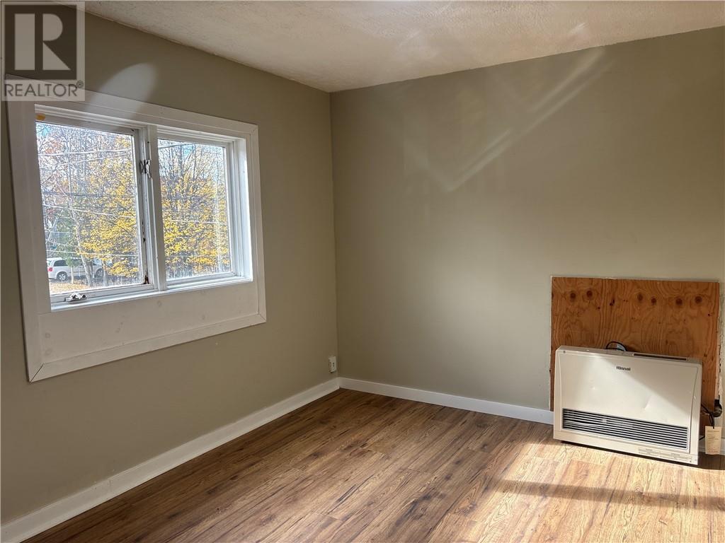 346 348 350 Kathleen Street, Sudbury — photo 3