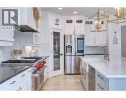 41 Strathlea Court SW, Calgary — photo 12