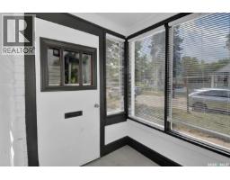 310 J AVENUE N, Saskatoon — photo 3