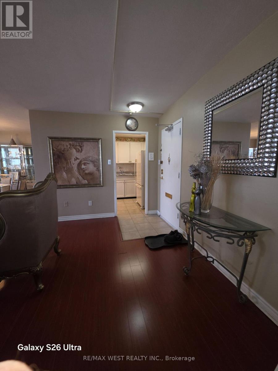 1202 - 10 PARKWAY FOREST DRIVE, Toronto (Henry Farm) — photo 2