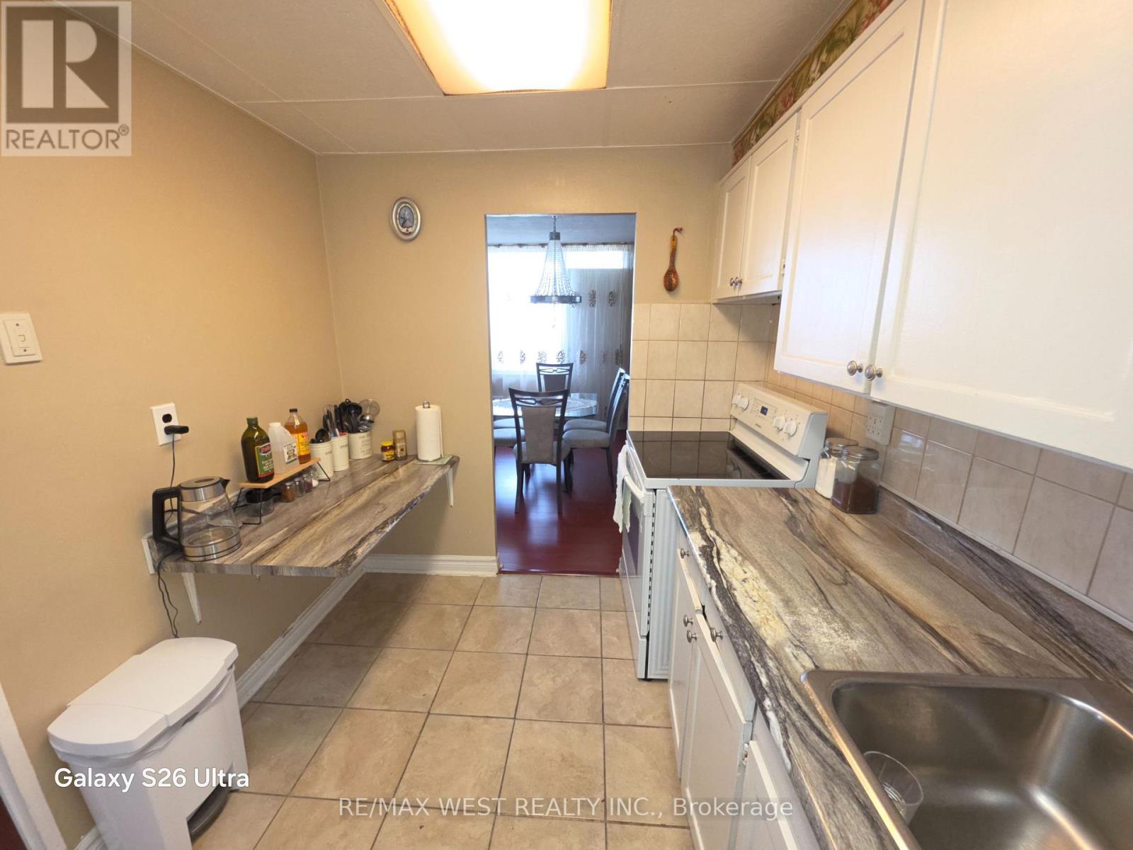 1202 - 10 PARKWAY FOREST DRIVE, Toronto (Henry Farm) — photo 8