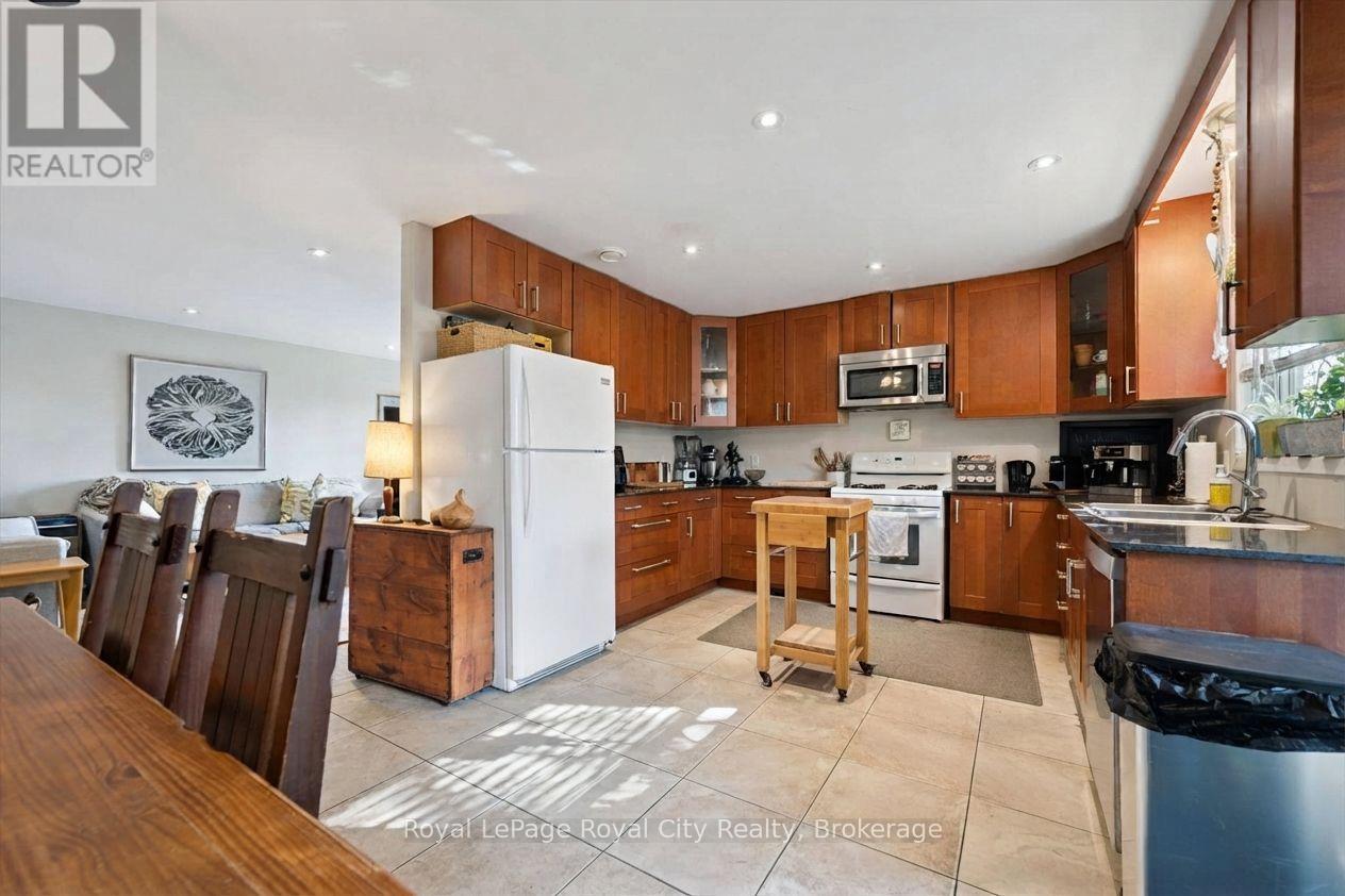 161 CAMERON STREET, Centre Wellington (Fergus) — photo 7