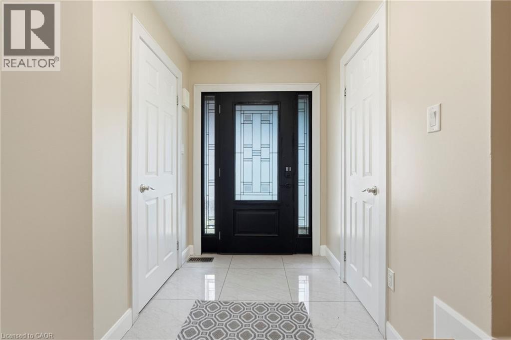 18 SABLE Drive, Ancaster — photo 4
