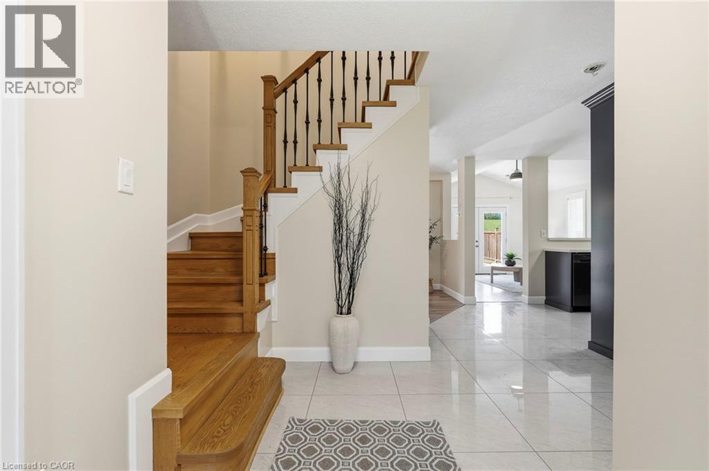 18 SABLE Drive, Ancaster — photo 6