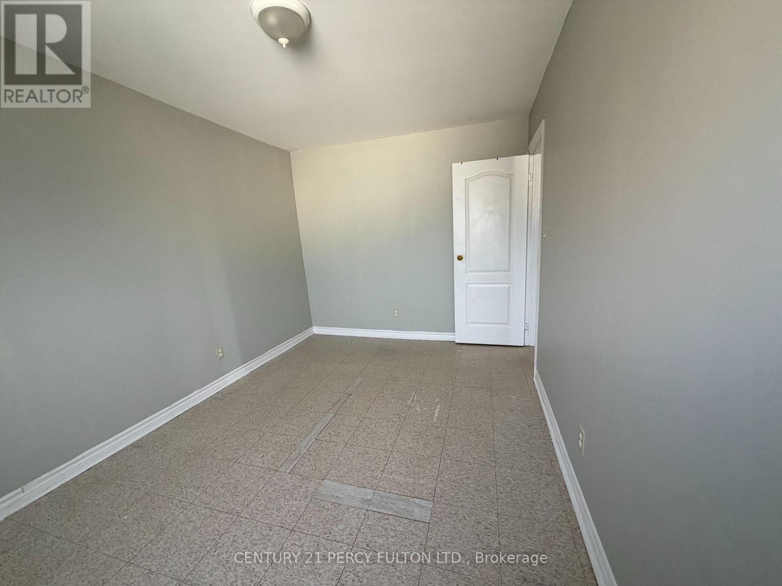 86 Brock Street East, Oshawa, ON photo 15