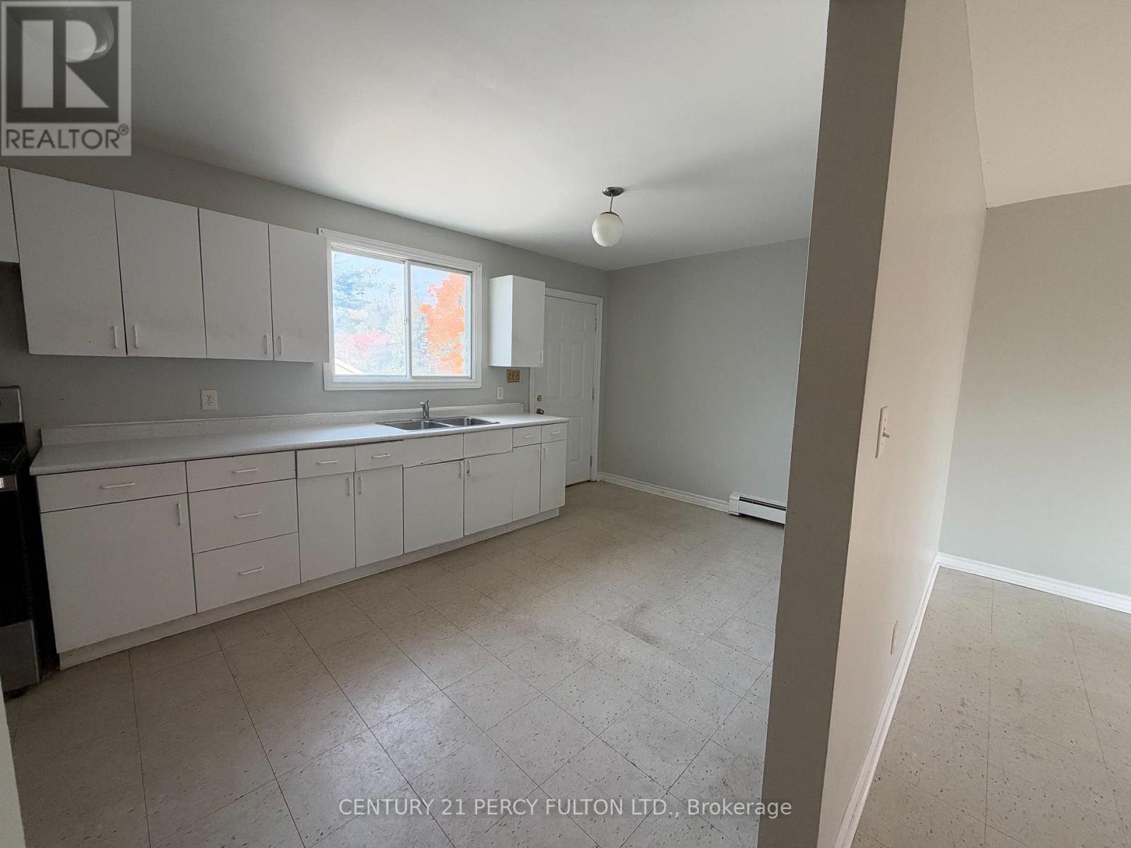 86 BROCK STREET E, Oshawa (O'Neill) — photo 3