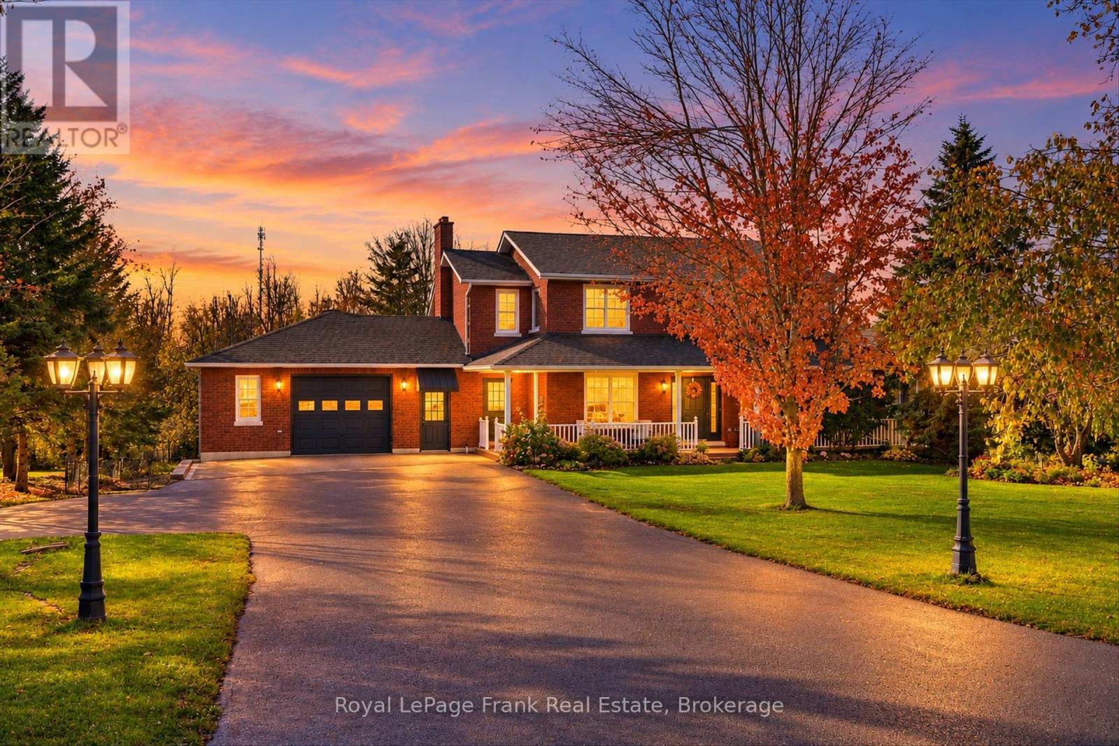 1651 HILLIARD STREET, Selwyn