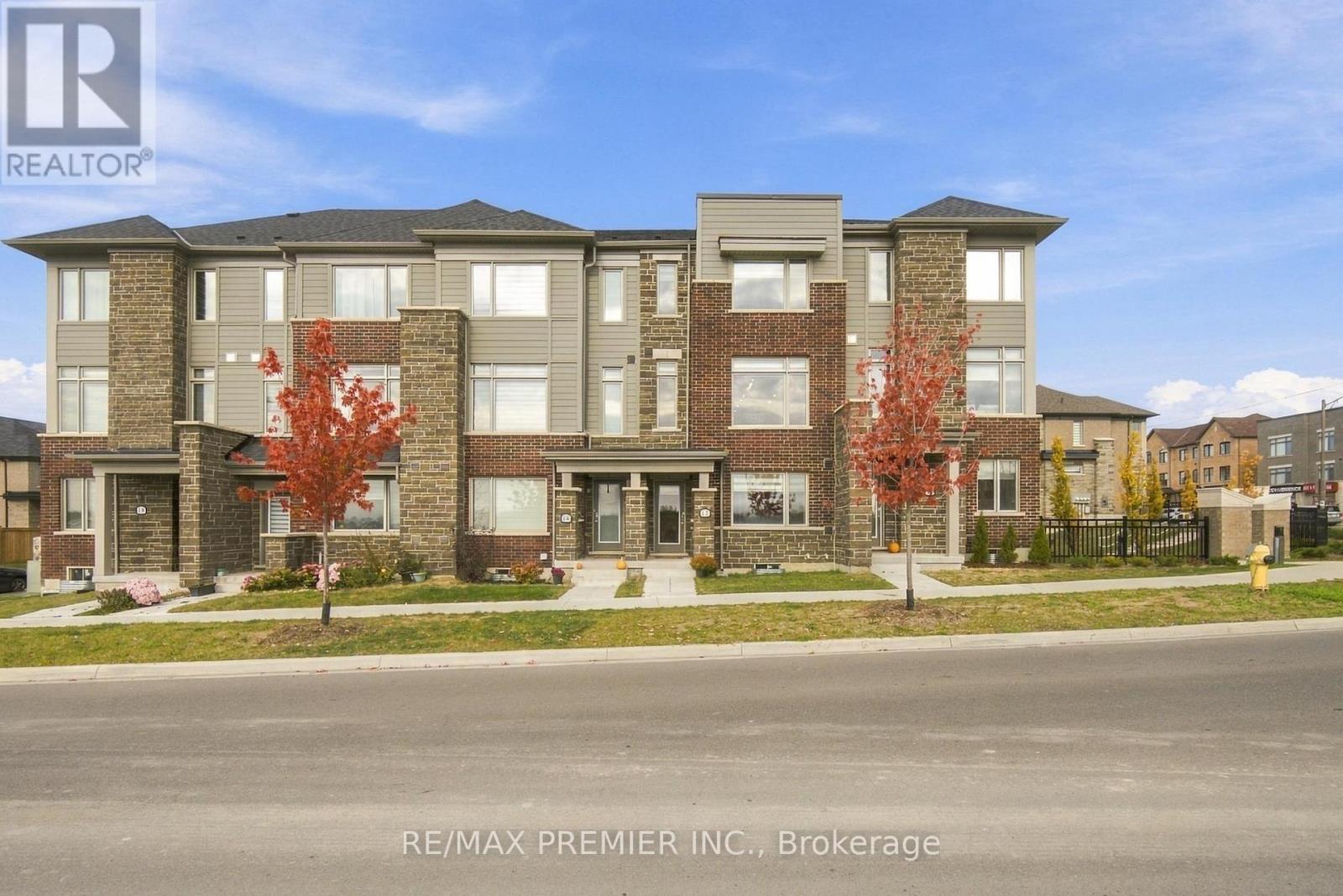 12 BUSATO DRIVE, Whitchurch-Stouffville (Stouffville)