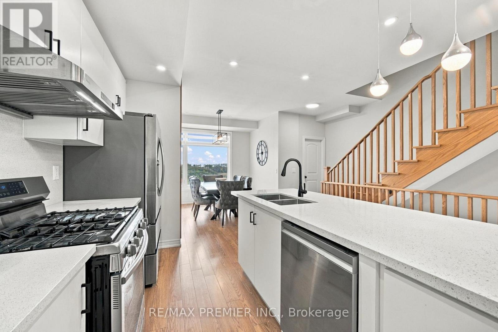 12 BUSATO DRIVE, Whitchurch-Stouffville (Stouffville) — photo 11