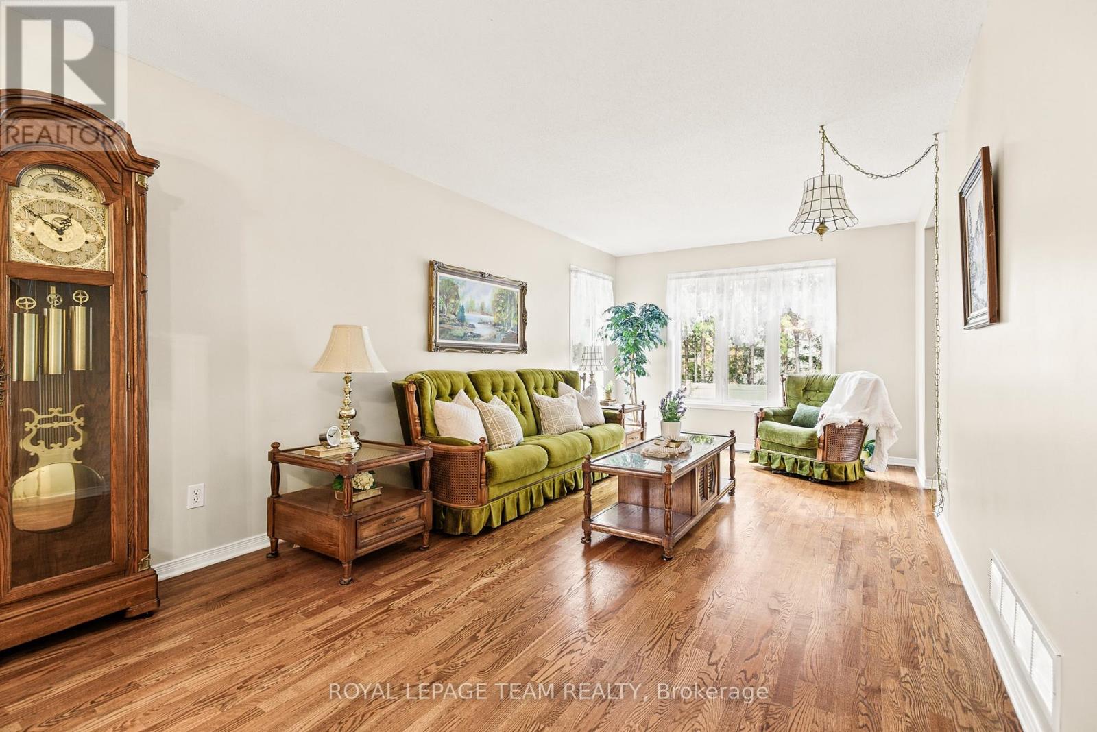 127 KINROSS PRIVATE, Ottawa — photo 9