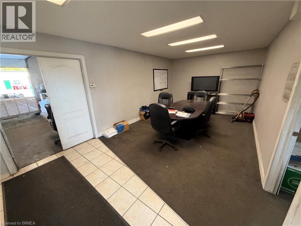 21 KENYON Street Unit# 2, Brantford — photo 6