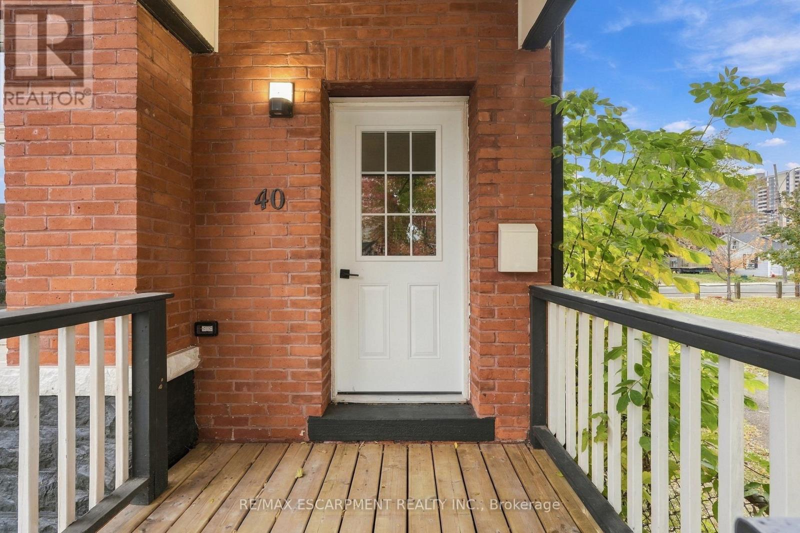 40 CENTURY STREET, Hamilton (Landsdale) — photo 2