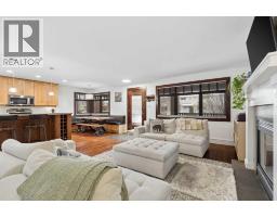 3212 30 Street SW, Calgary — photo 3