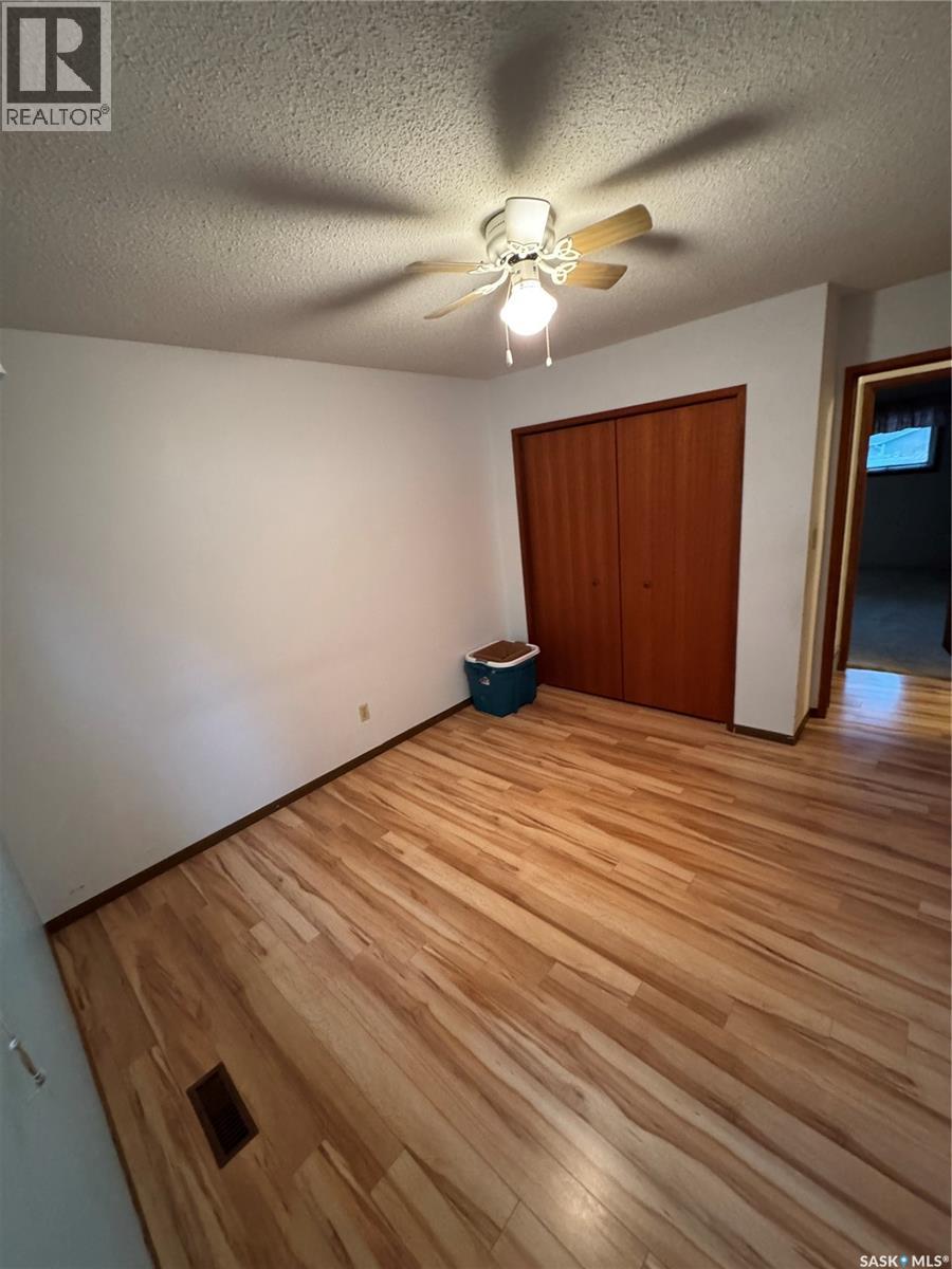 230 Harvey BAY, Weyburn — photo 23