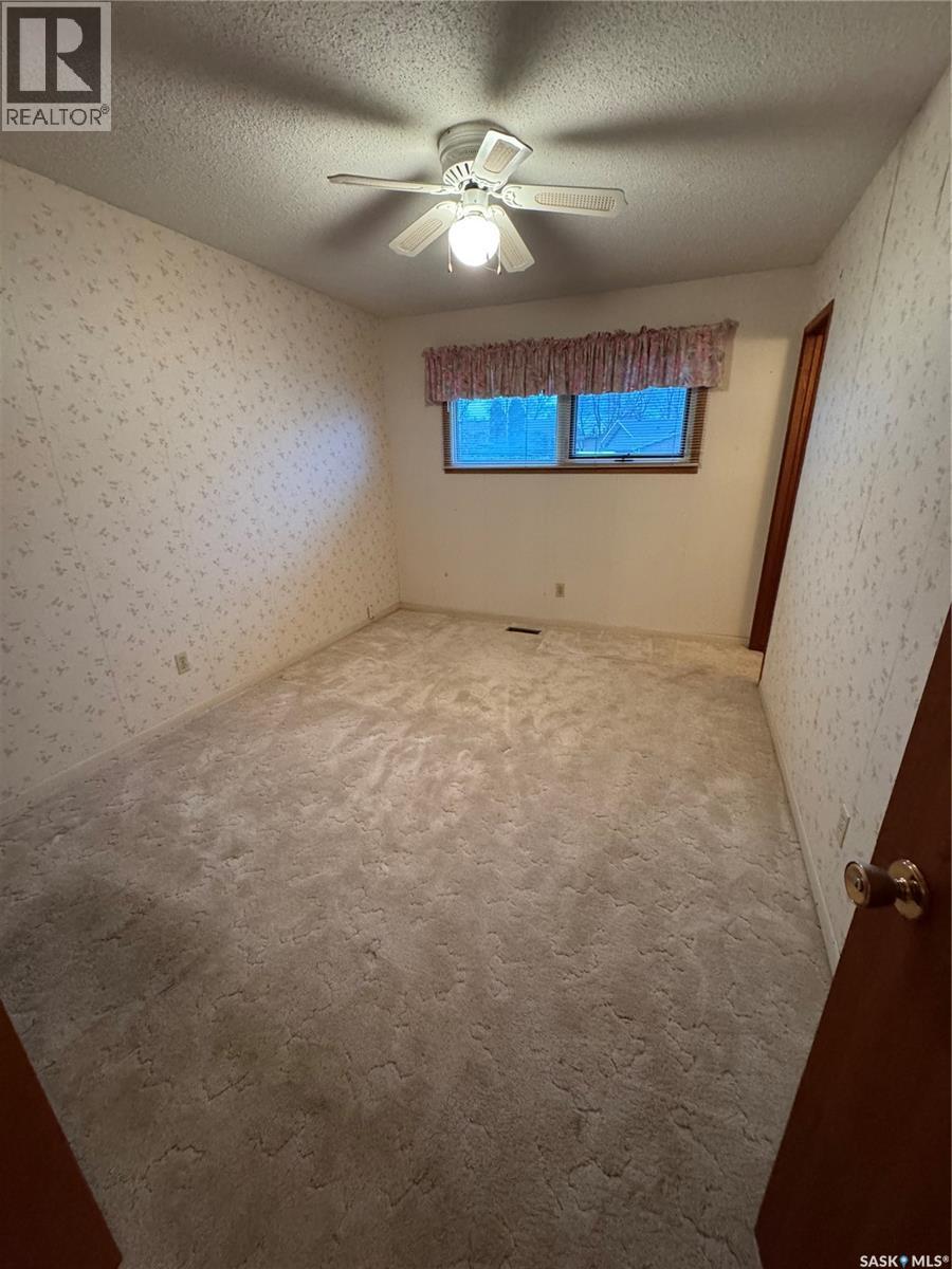 230 Harvey BAY, Weyburn — photo 25