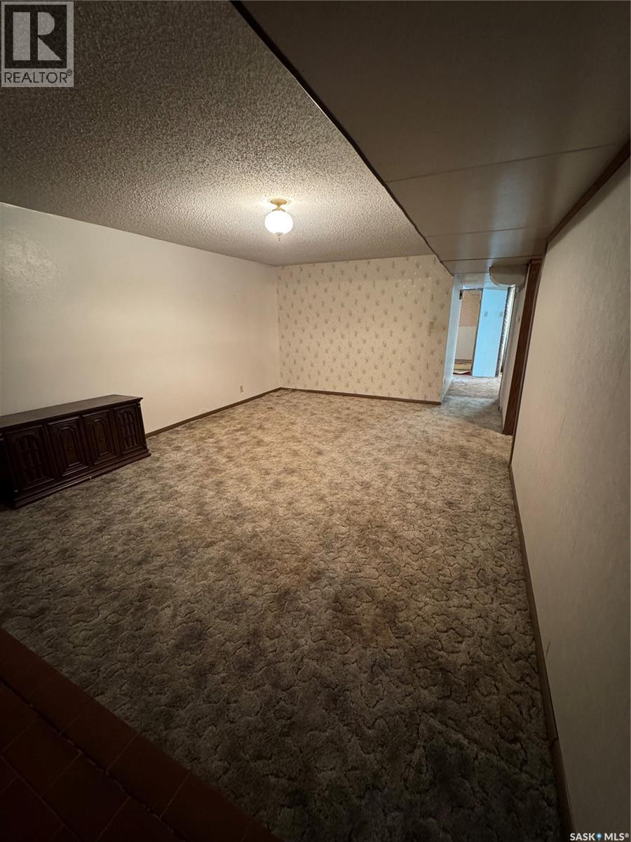 230 Harvey BAY, Weyburn — photo 30
