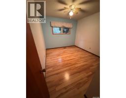 230 Harvey BAY, Weyburn — photo 22