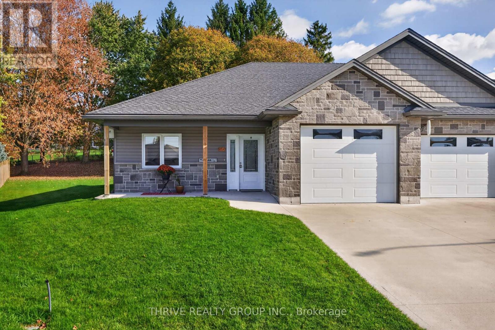 43 JOHNSTON CRESCENT, North Huron (East Wawanosh) — photo 2