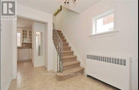48 FAIRHOLME AVENUE, Toronto (Englemount-Lawrence) — photo 2