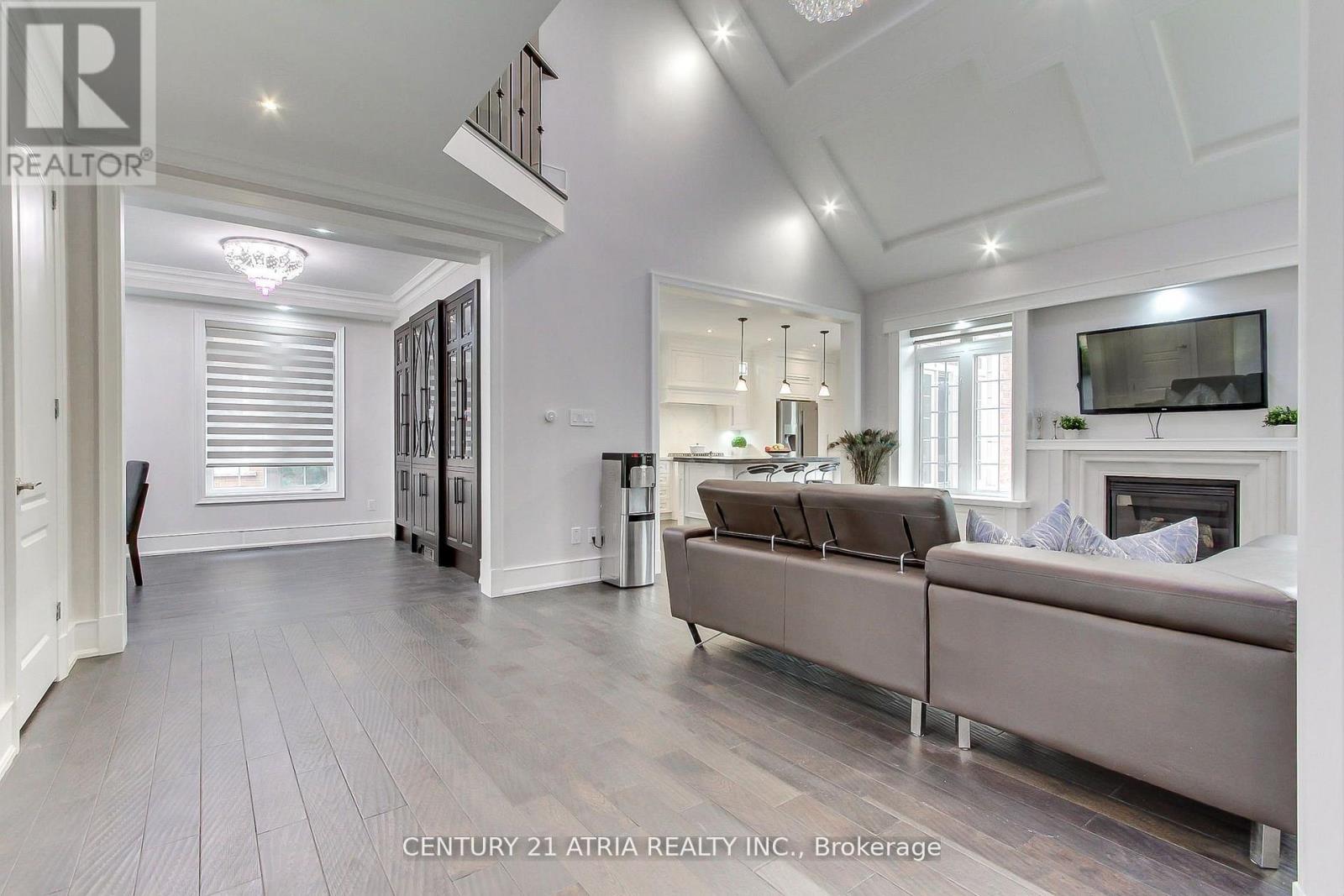111 ZOKOL DRIVE, Aurora — photo 7