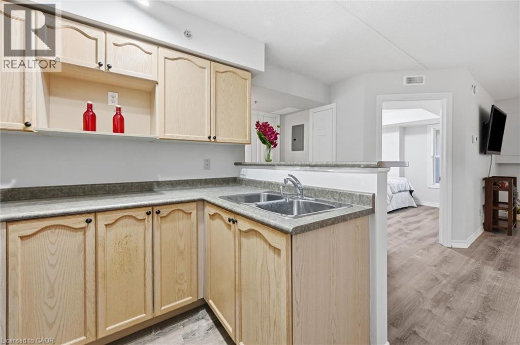 1470 BISHOPS GATE Unit# 206, Oakville — photo 10