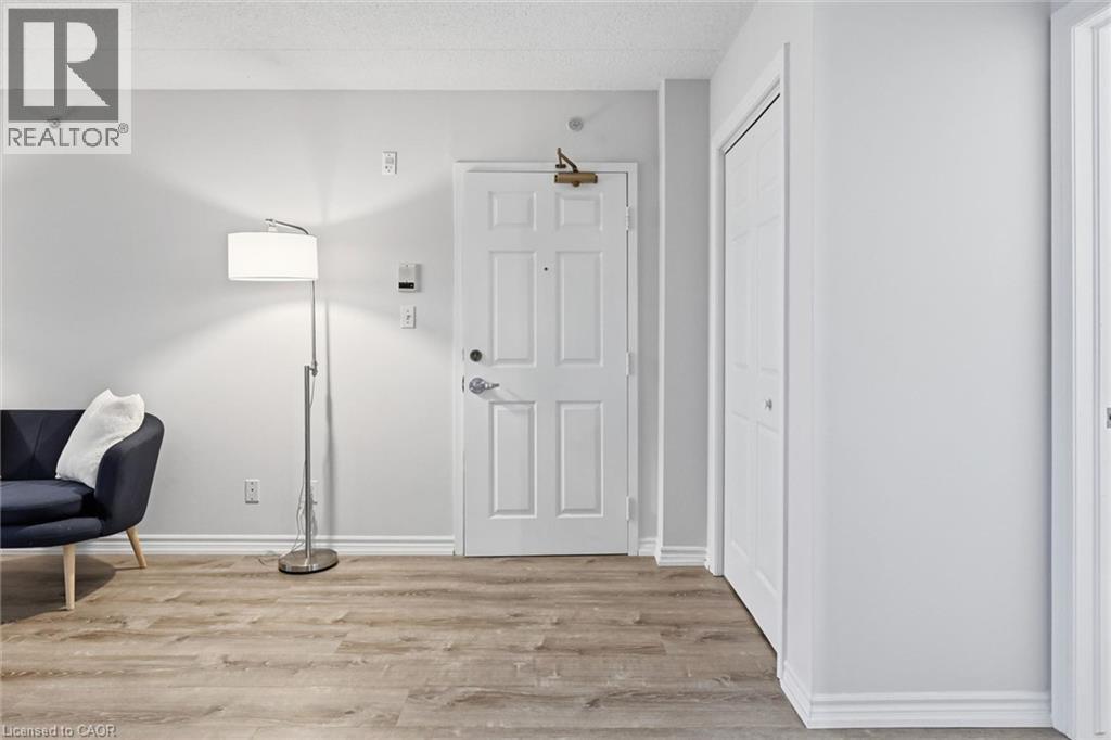 1470 BISHOPS GATE Unit# 206, Oakville — photo 3